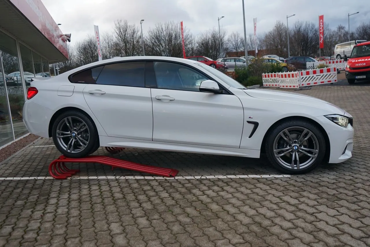 BMW 4er Reihe 420i M Sport...  Image 2