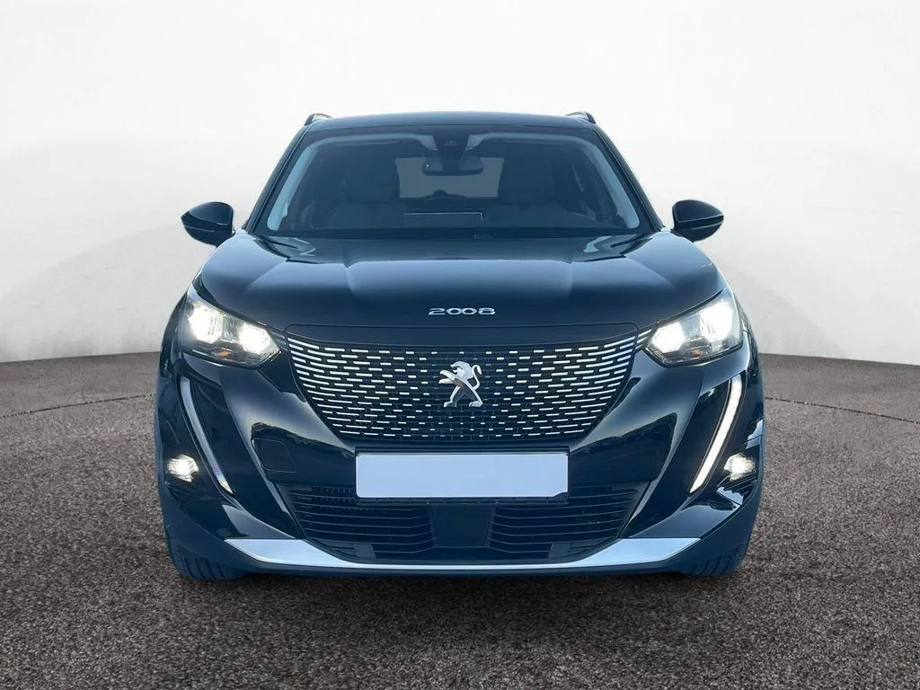 PEUGEOT 2008 BlueHDi 110 S&S Allure Pack Image 1